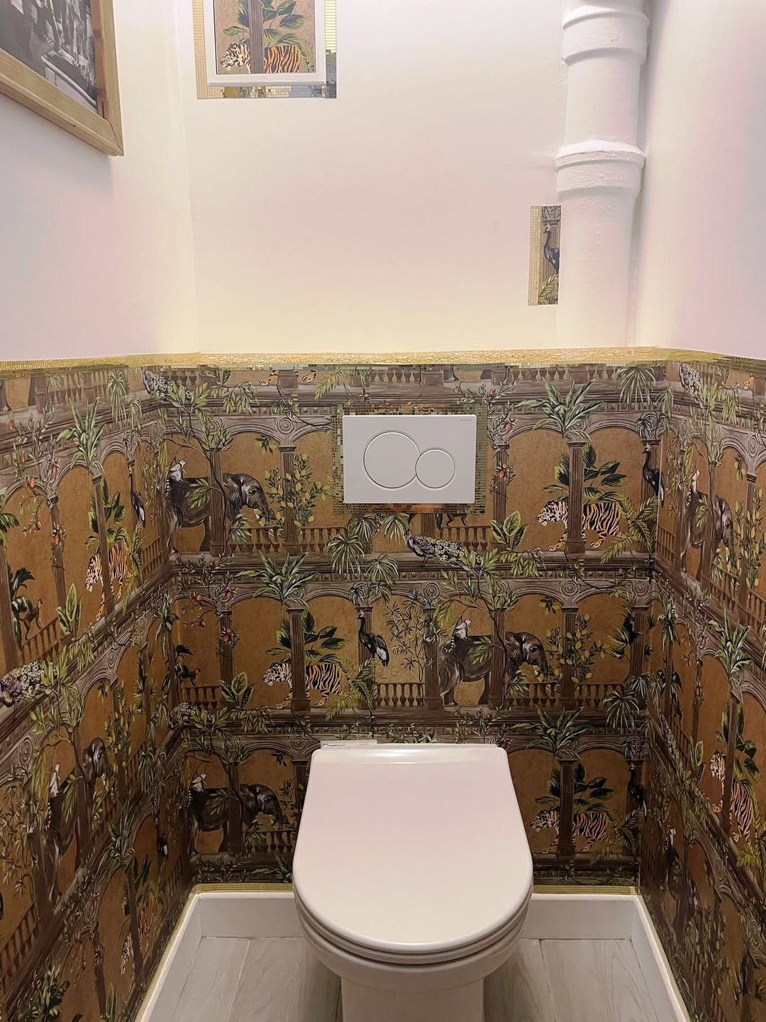 Tapete Lunasa Perlgold
Toilette unserer Kundin Cécile P.