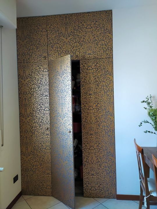 Cortona Wandschrank mit Tapete: Wunderschön! #70er-Jahre-Tapete.