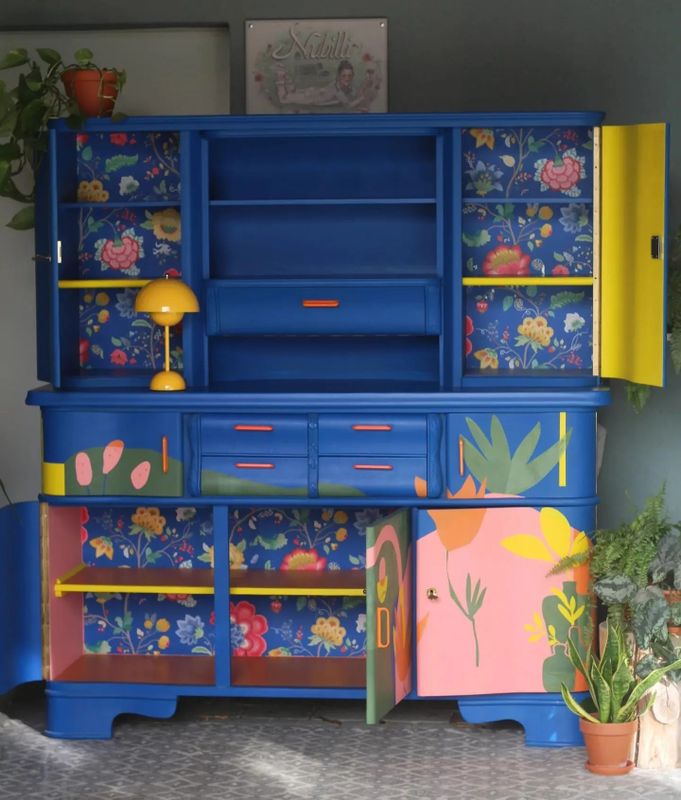 // D E T A I L S\n\n#möbelupcycling #möbelunikat #machdeinlebenbunter #annewerner #lignocolor #tapet