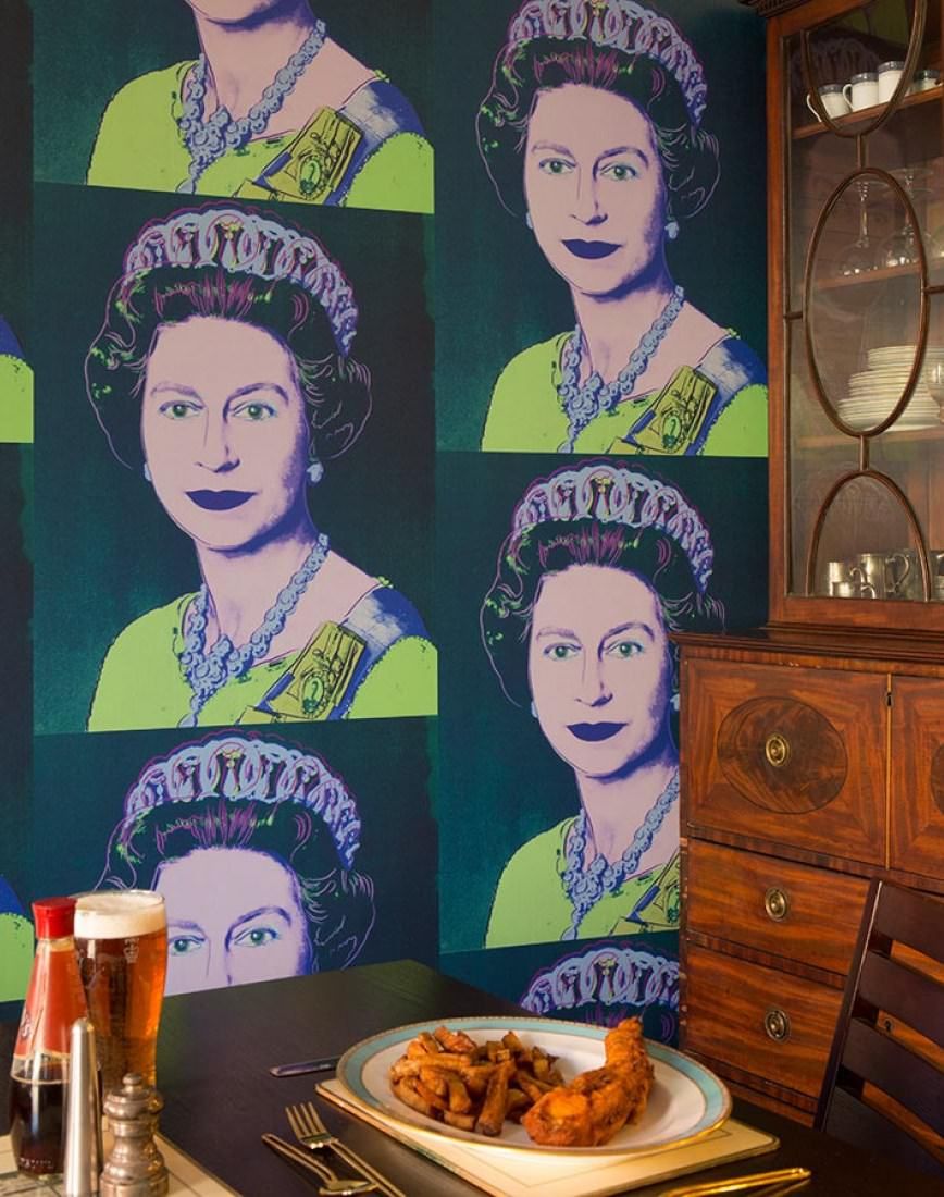 Andy-Warhol-Queen588c713cbcd84