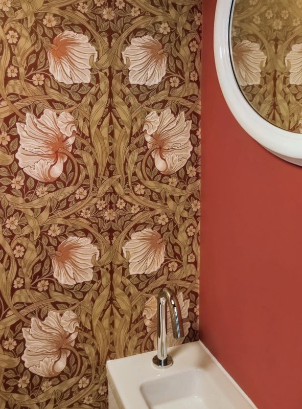 Tapete Despina, Karmesinrot
Badezimmer unserer Kundin Geneviève G.