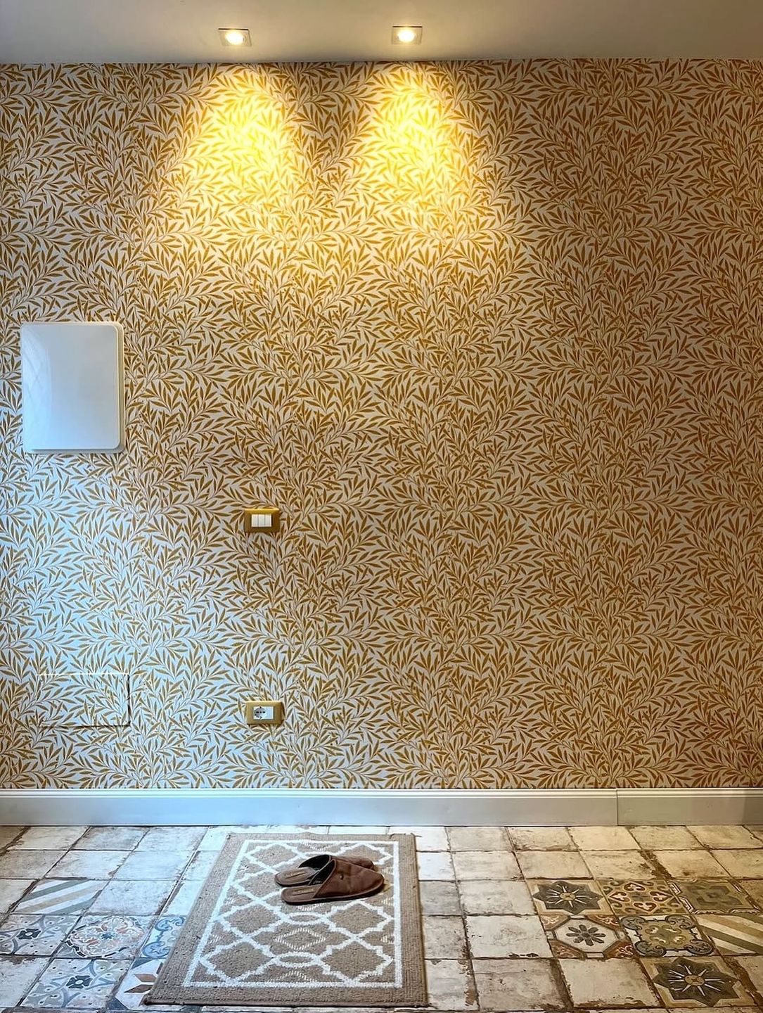 Dieses Foto stammt von Lacasona Homedecor. Danke fürs Teilen.\n#70er-Tapete