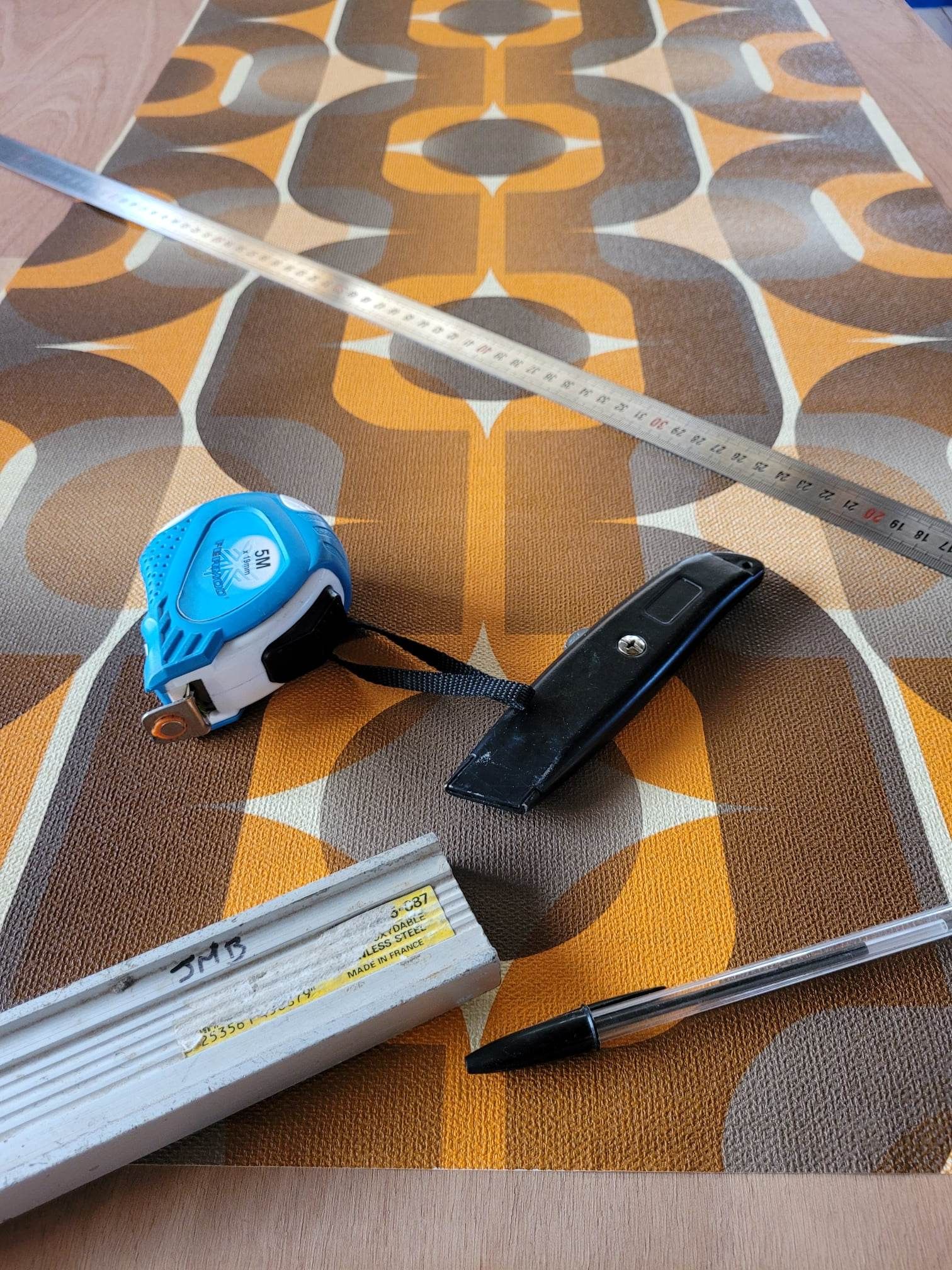 11-outils-decoupe-papier-peint