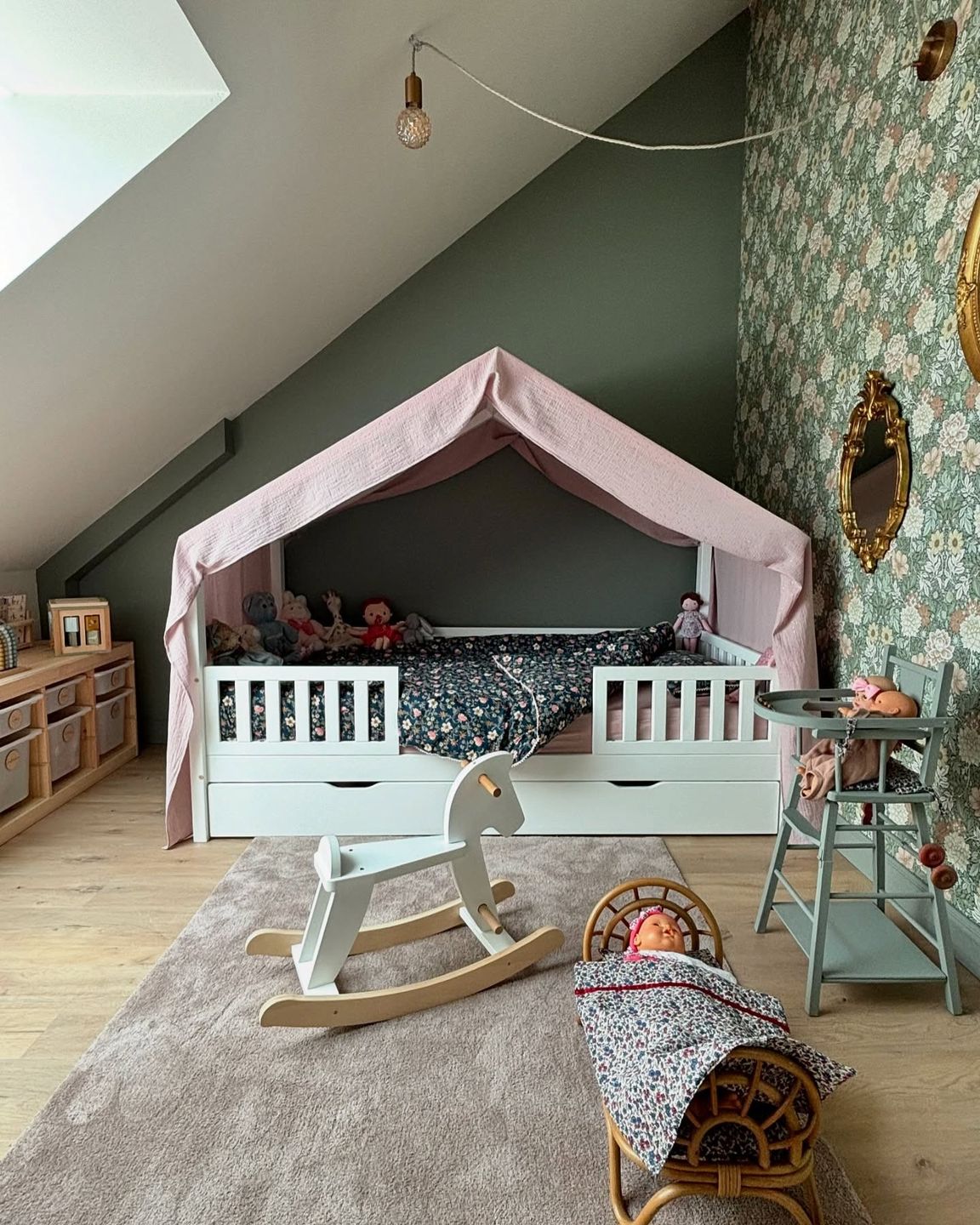 Während das Babyzimmer vorbereitet wird, dürfen auch ein paar neue Sachen für den Großen nicht verge