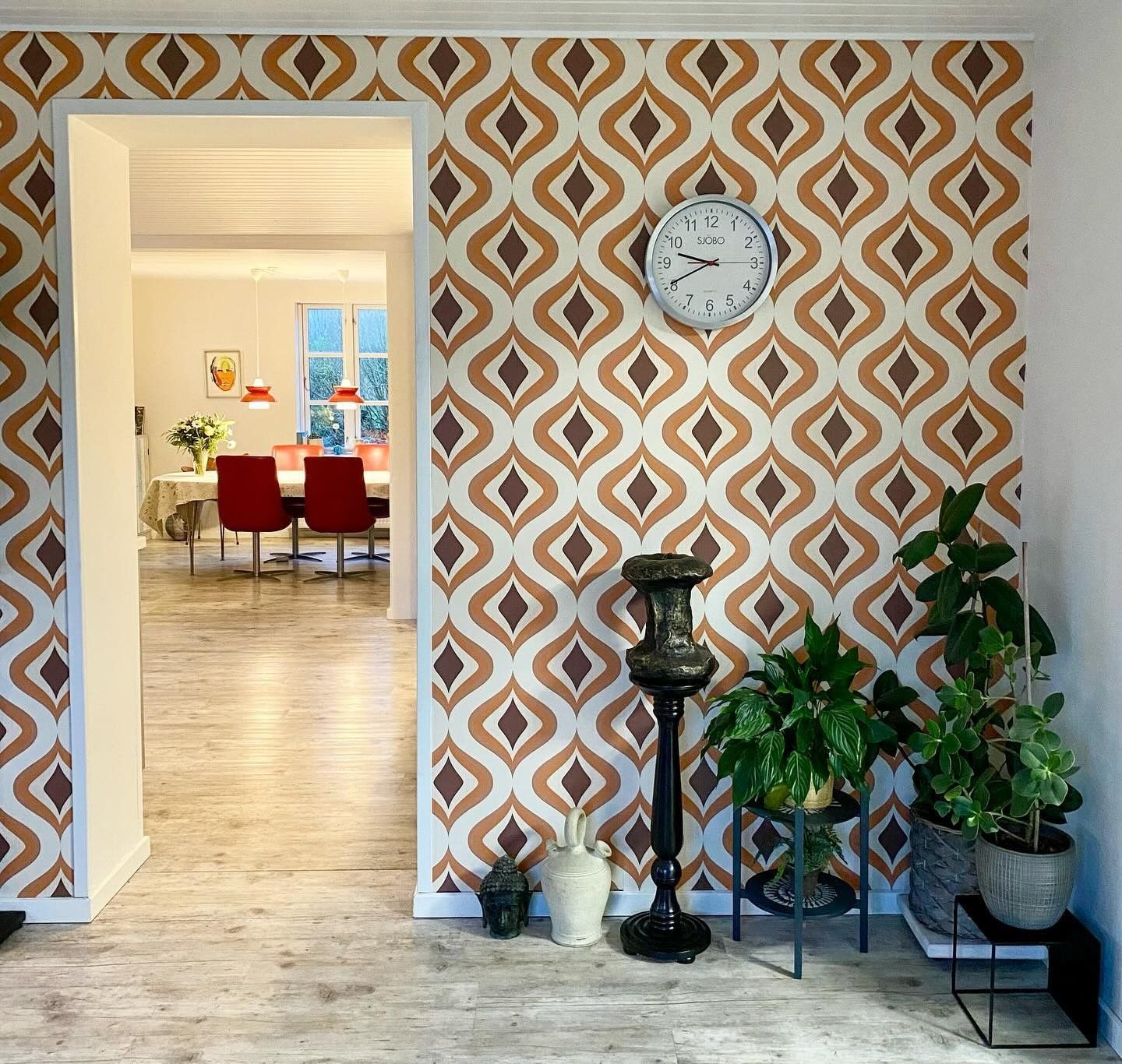 Ich habe endlich eine neue Tapete im Wohnzimmer anbringen lassen??? #wallpaperfromthe70s #bestcorner