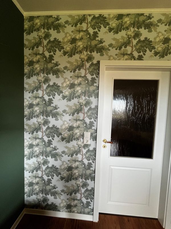 Tapete Raphael Trees, grau-beige
Wohnzimmerfoto unserer Kundin Nicole S.