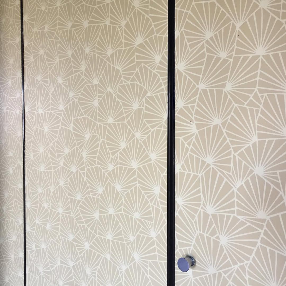 Kleiderschrank renoviert mit #Tapete bei #Locanda #Latrebbia #inArbeit #Restaurantdesign #Tapete #Sc
