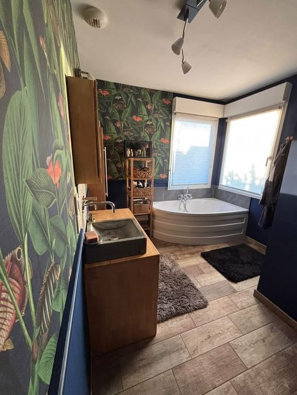 Papel pintado Acuario azul oscuro
Baño de nuestro cliente