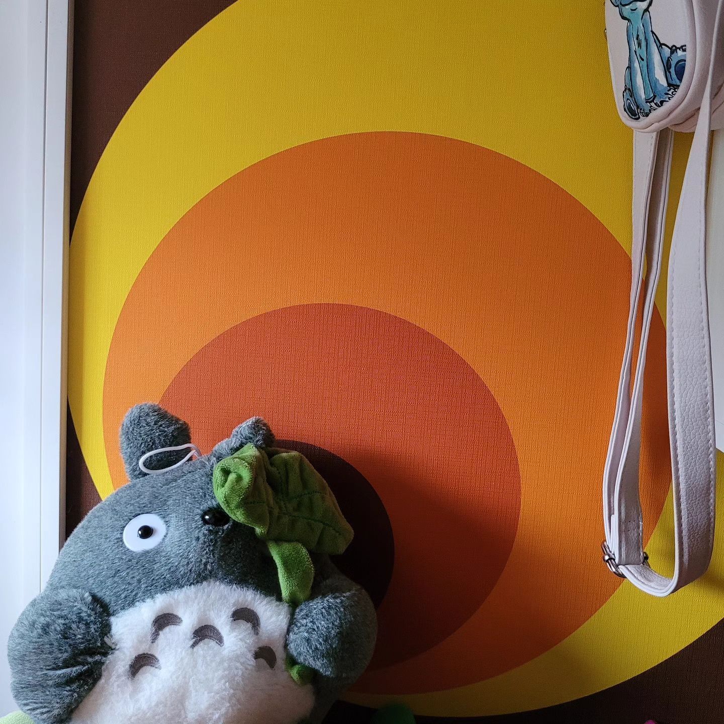 Wir lieben unsere Tapeten im LKW.\nDieses hier steht in Hinateas Zimmer, wir hatten das gleiche im W