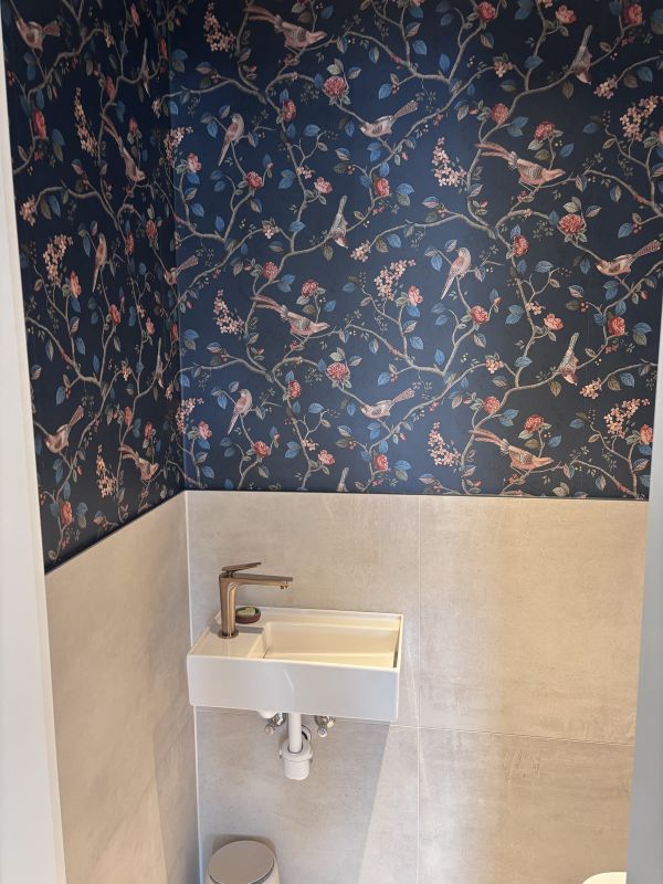 Tapete Floribunda graublau
Badezimmerfoto von unserer Kundin Yvonne L.