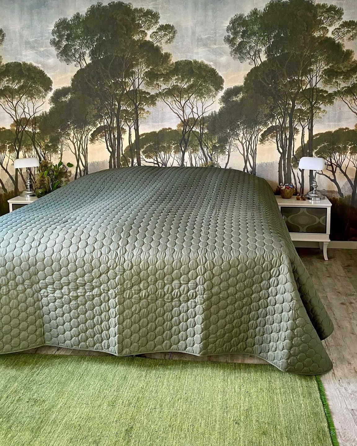 Jetzt ist es also Frühling und die Natur hat Einzug ins Schlafzimmer gehalten? #Tapeteausden70ern #b