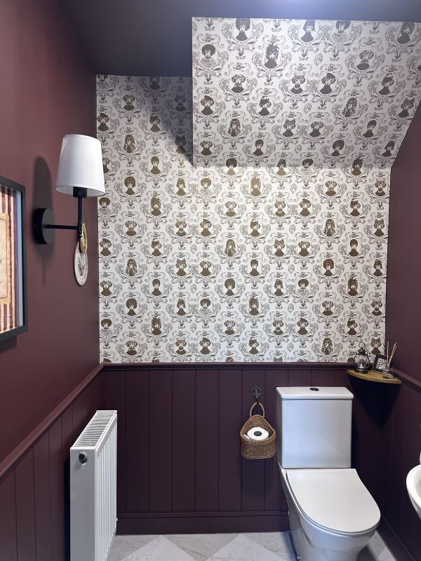 Papel pintado Tillsammans gris beige
Baño de nuestra clienta Olivia O.