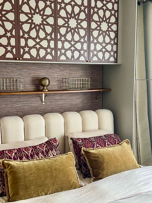 Tapete „Grasscloth Illusion“, dunkelbraun
Schlafzimmer unserer Kundin Jannet P.