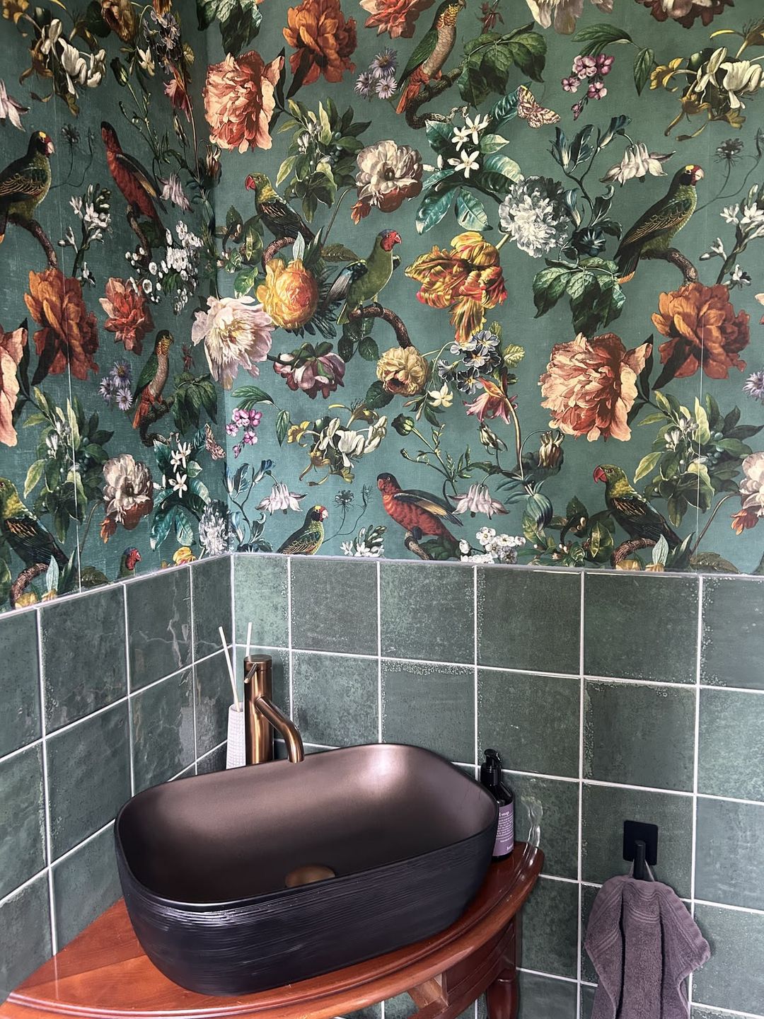 Tapete Margarete, Kieferngrün
Badezimmer unserer Kundin Marietta C.